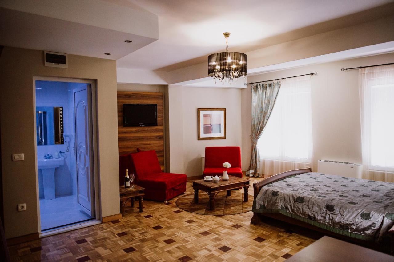 Bela Kuka Hotel Bitola Kültér fotó