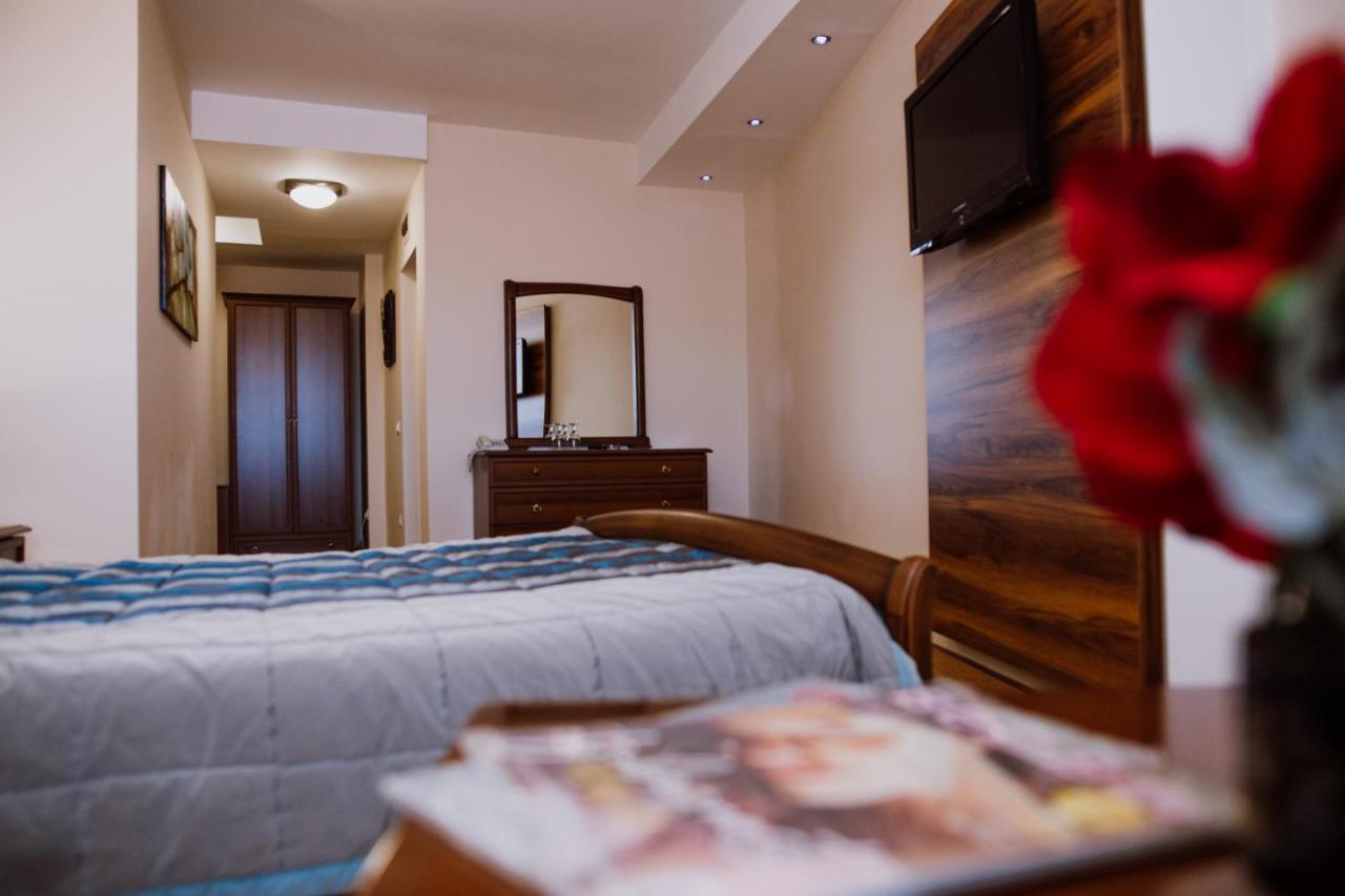 Bela Kuka Hotel Bitola Kültér fotó